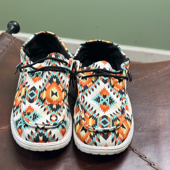 3 pair canvas slip-ons 10 - Picture 13 of 16